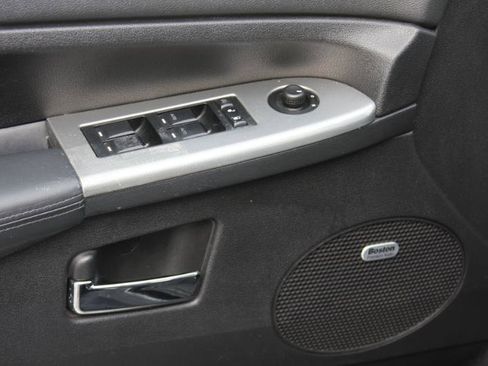 Used 2010 Jeep Grand Cherokee Laredo image 26