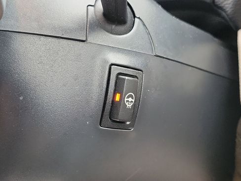 Used 2009 BMW 128i Convertible image 27