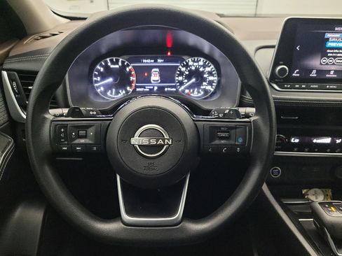 Used 2023 Nissan Rogue SV image 22