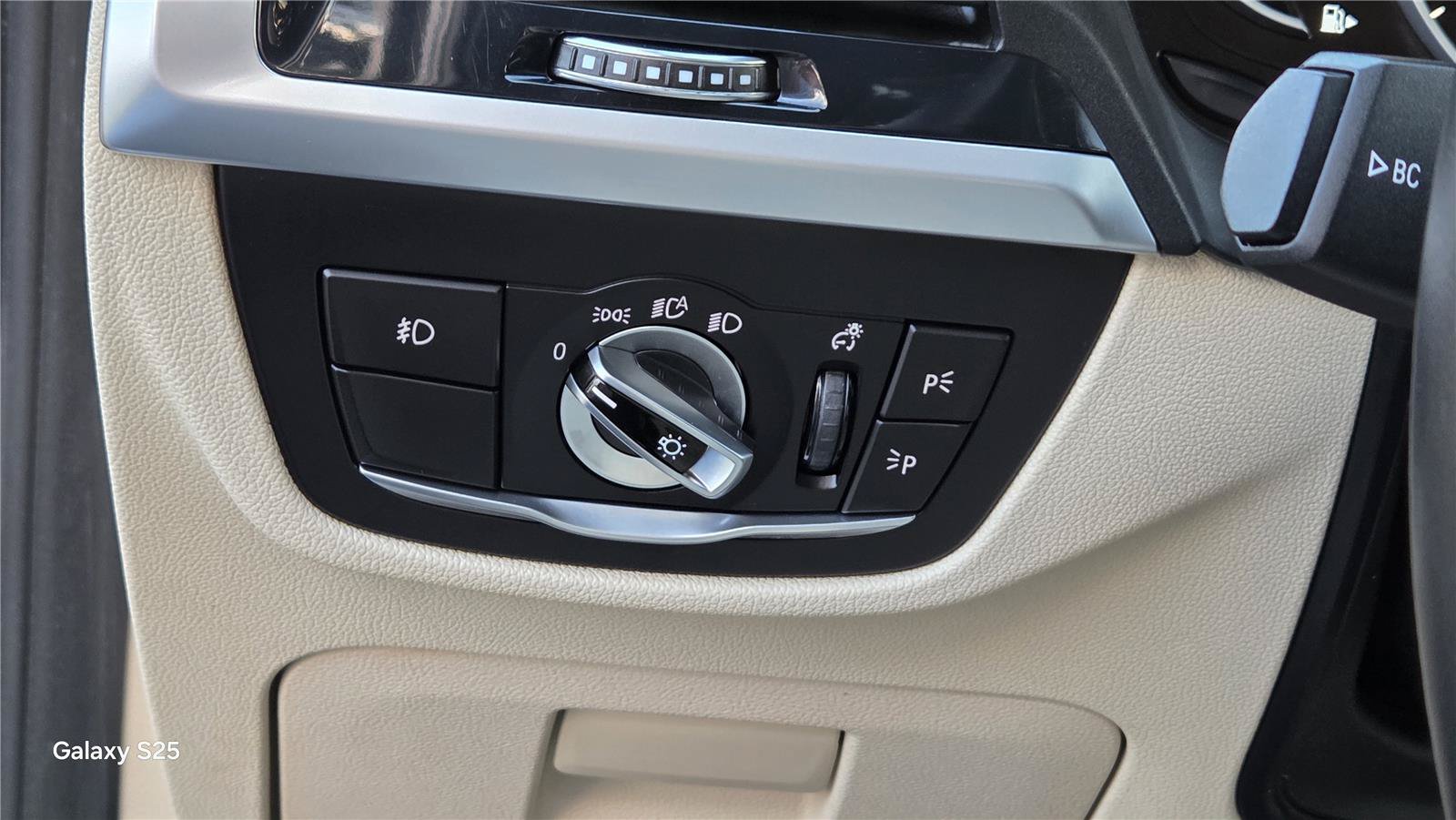 Used 2019 BMW X3 xDrive30i AWD/4WD image 18