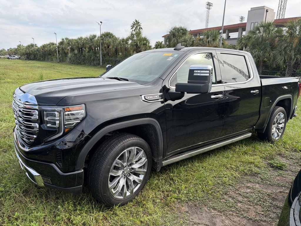 Used 2025 GMC Sierra 1500 Denali w/ Denali Reserve Package AWD/4WD image 10