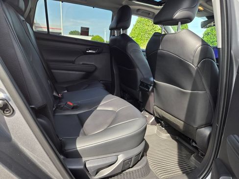 Certified 2026 Toyota Highlander XLE AWD/4WD image 15
