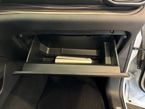 Used 2023 Ford Explorer Limited image 38