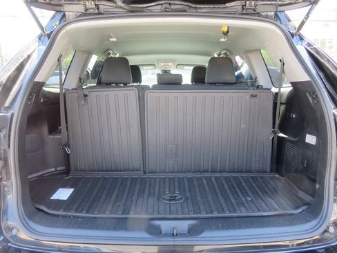 Used 2019 Toyota Highlander LE AWD/4WD image 26