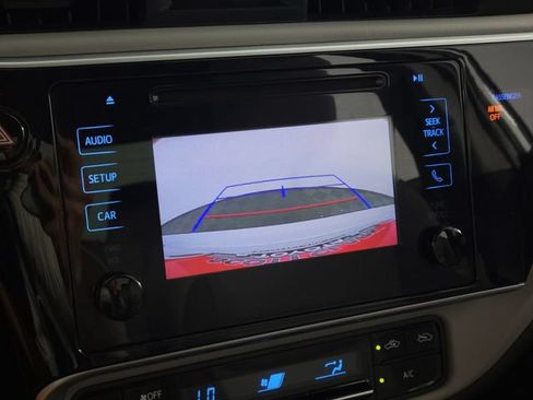 Used 2019 Toyota Corolla LE FWD image 16