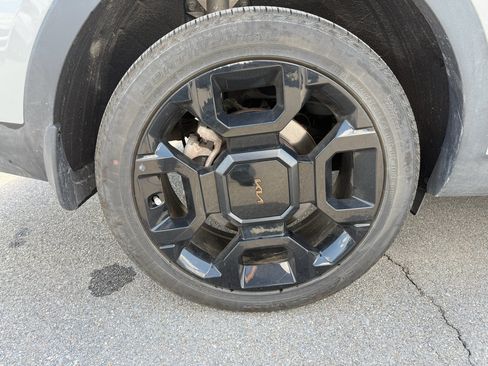 Used 2025 Kia Sorento SX Prestige image 11