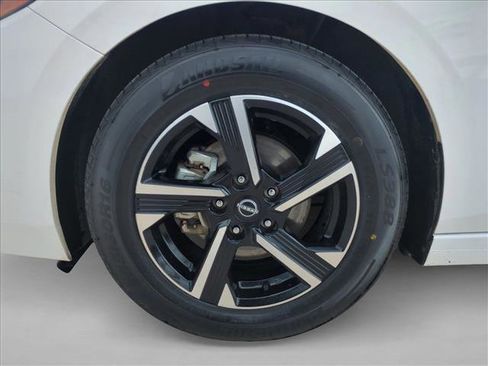 Used 2024 Nissan Sentra SV image 23