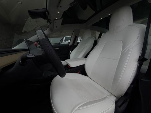 Used 2023 Tesla Model 3 Standard Range image 6