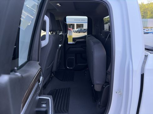 Used 2023 Chevrolet Silverado 1500 LT AWD/4WD image 13