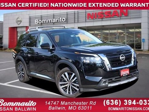 Certified 2025 Nissan Pathfinder Platinum FWD image 1