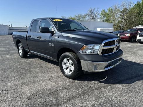 Used 2018 RAM 1500 ST w/ SXT Appearance Group AWD/4WD image 11