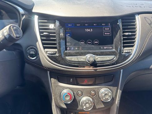 Used 2021 Chevrolet Trax LT w/ Sport Edition FWD image 20