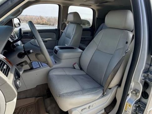 Used 2013 Chevrolet Tahoe LTZ image 31