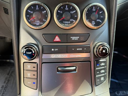 Used 2013 Hyundai Genesis 3.8 image 35