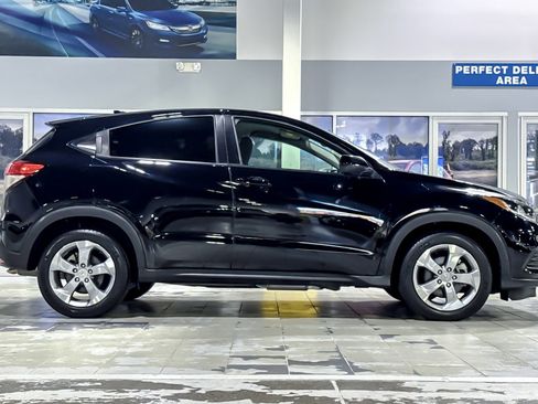 Used 2021 Honda HR-V LX image 7