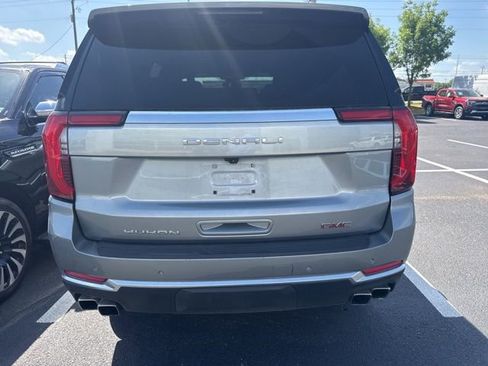 Used 2025 GMC Yukon Denali RWD image 8