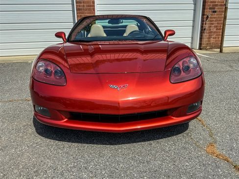 Used 2006 Chevrolet Corvette Coupe w/ Preferred Equipment Group RWD image 14