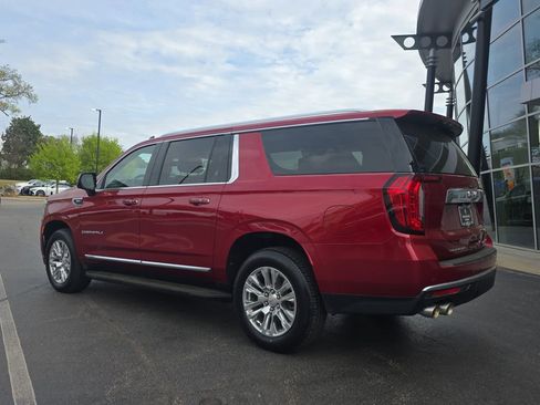 Used 2022 GMC Yukon XL Denali AWD/4WD image 3