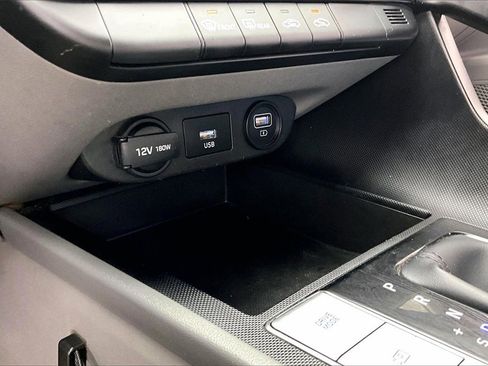 Used 2023 Hyundai Elantra SEL image 32