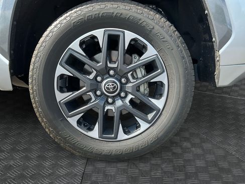 Used 2024 Toyota Tundra Limited AWD/4WD image 14
