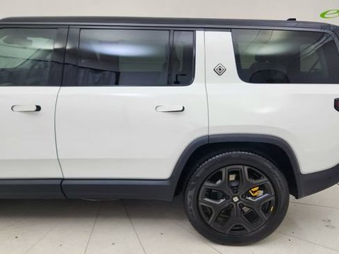 Used 2025 Rivian R1S Premium AWD/4WD image 11