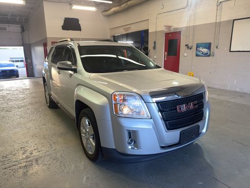 Used 2015 GMC Terrain SLE w/ Chrome Edition AWD/4WD image 1