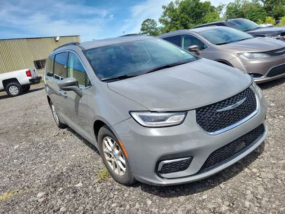Used 2022 Chrysler Pacifica Touring-L