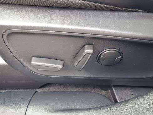 Certified 2025 Ford Escape ST-Line Select AWD/4WD image 19