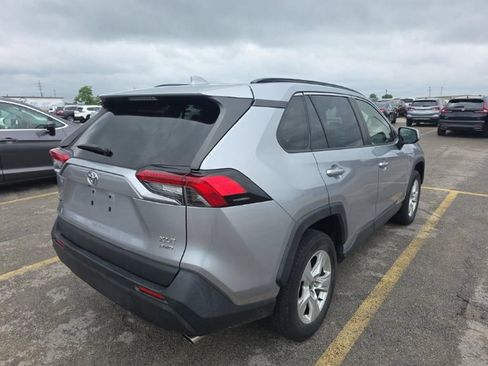 Used 2020 Toyota RAV4 XLE w/ Convenience Package AWD/4WD image 3