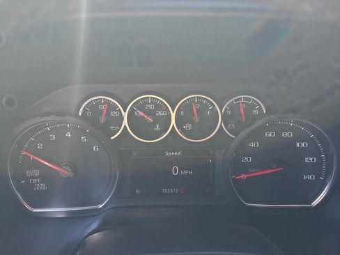 Used 2021 Chevrolet Suburban LT image 12