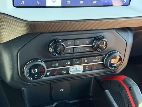 Used 2024 Ford Bronco Heritage Edition AWD/4WD image 5
