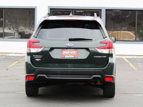 Used 2022 Subaru Forester Premium image 8