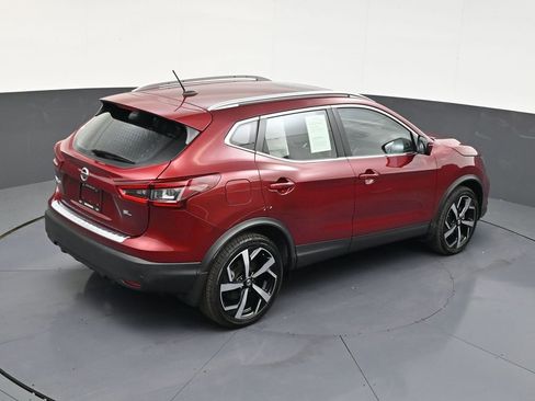 Used 2022 Nissan Rogue Sport SL w/ Premium Package FWD image 17