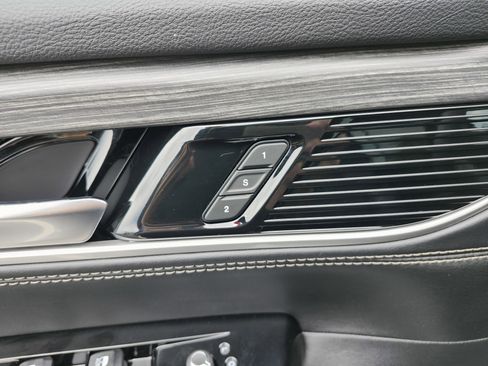 Used 2024 Jeep Wagoneer L Series II RWD image 29