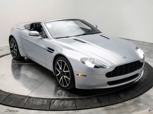 Used 2009 Aston Martin V8 Vantage Convertible image 31