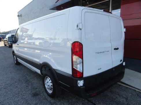 Used 2022 Ford Transit 250 image 6