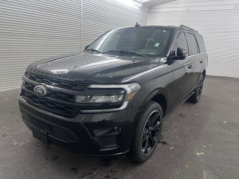 Used 2022 Ford Expedition Limited image 5