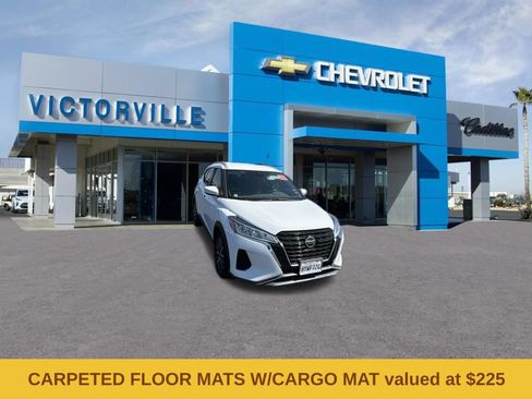 Used 2021 Nissan Kicks SV FWD image 3