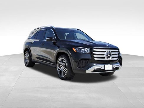 Used 2025 Mercedes-Benz GLS 450 4MATIC image 1