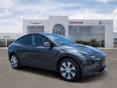 Used 2024 Tesla Model Y Long Range AWD/4WD image 1