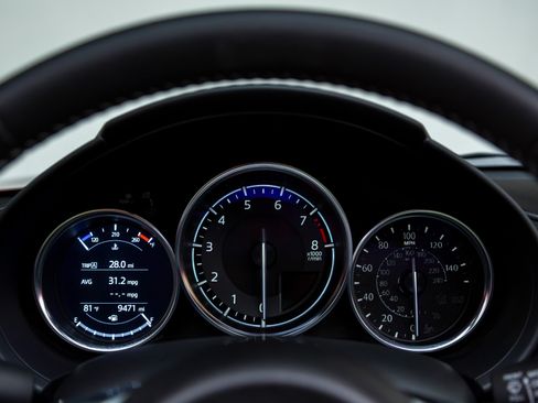 Used 2023 MAZDA MX-5 Miata Club RWD image 23