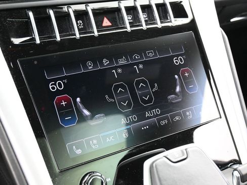 Used 2019 Lamborghini Urus AWD/4WD image 20