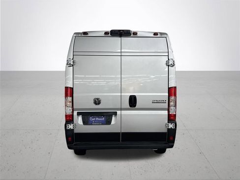 New 2026 RAM ProMaster 2500 w/ Premium Convenience Group FWD image 7