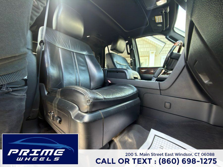 Used 2015 Lincoln Navigator 2WD image 20