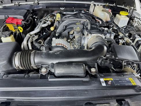 Used 2023 Jeep Gladiator Sport image 36