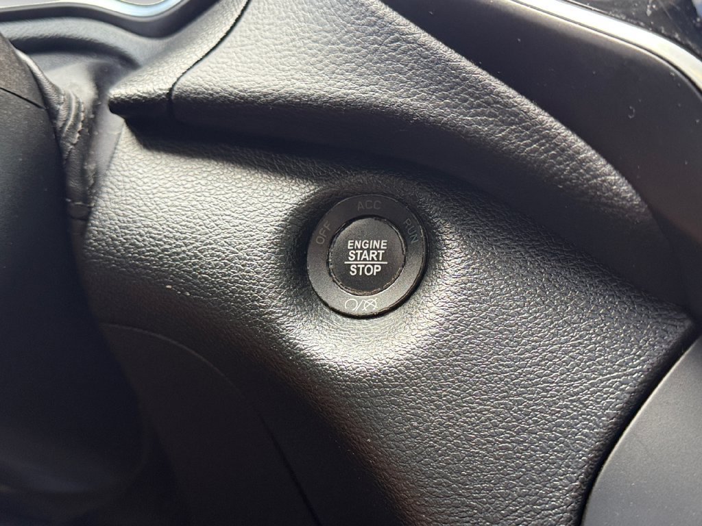 Certified 2022 Jeep Cherokee Limited AWD/4WD image 18