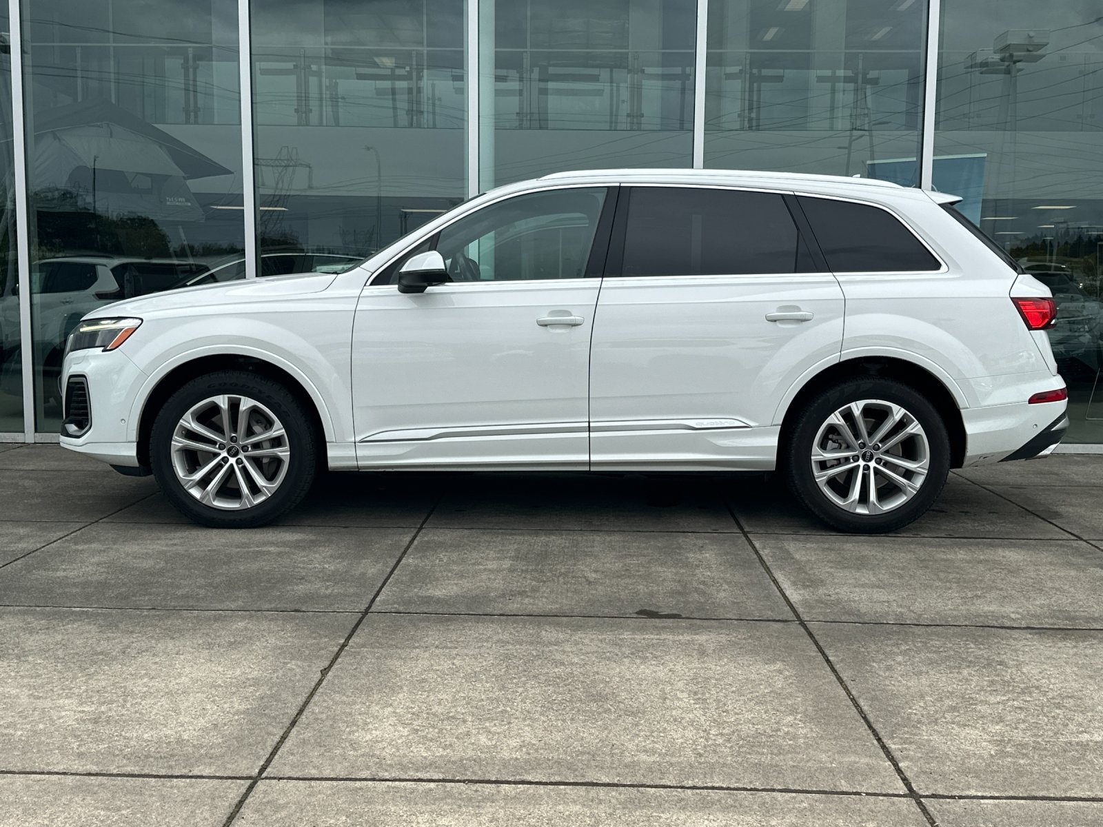 Used 2025 Audi Q7 3.0T Premium Plus AWD/4WD image 7