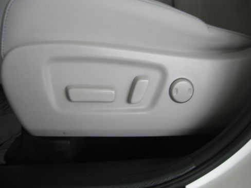 Used 2018 Toyota Highlander Plus image 12