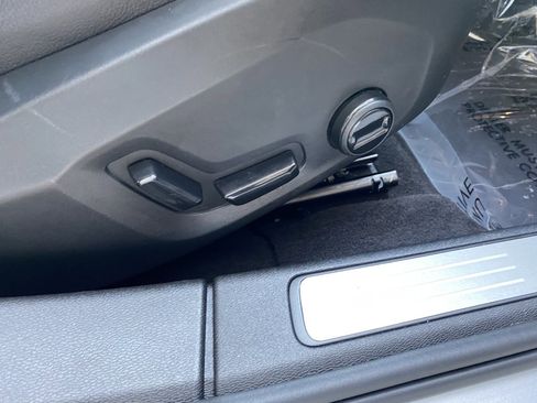 Used 2022 Volvo S60 B5 Momentum w/ Premium Package image 21