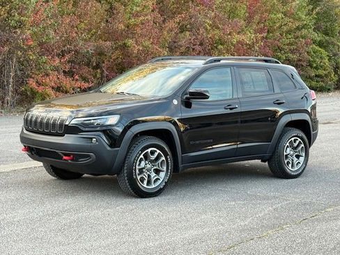 Used 2023 Jeep Cherokee Trailhawk image 9